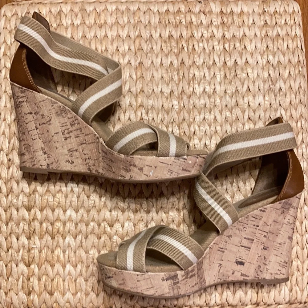Platform Cross Strap Sandals